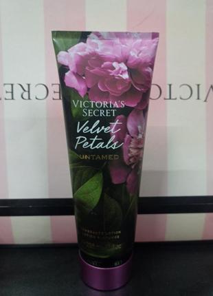 Лосьон velvet petals untamed victoria's secret