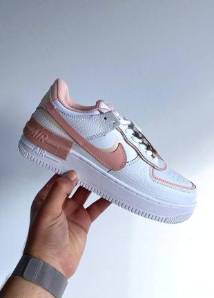 Красивые женские кроссовки nike air force shadow white orange белые с пудровым