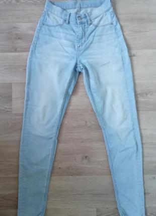 Джинси з високою посадкою