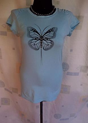 Футболка 44-46 пастельно-блакитна з метеликом