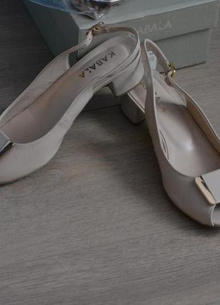 Класичні босоніжки