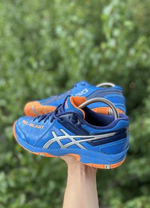 Asics кроссовки оригинал 39.5 для зала асикс8 фото