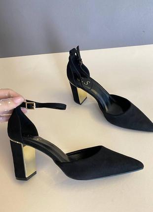 Туфли женские на каблуке чёрные