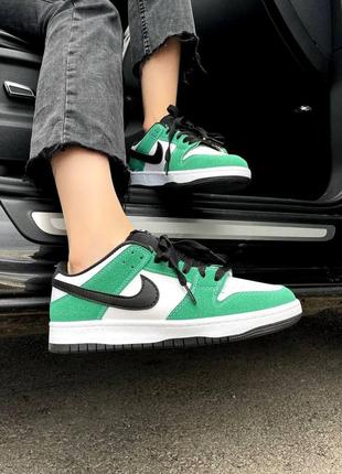 Классные женские кроссовки nike sb dunk low green зелёные с белым и чёрным