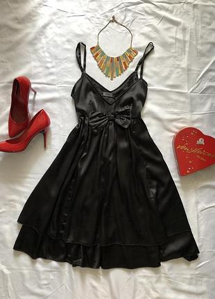 Чорна атласна сукня only