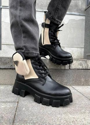 Нереальные женские ботинки полусапожки в стиле prada monolith boots black/beige чёрные с бежевым3 фото