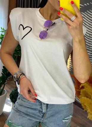 Жіноча стильна футболка безрукавка з підплічниками3 фото
