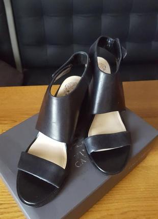 Босоніжки vince camuto