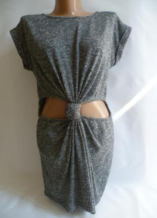 Платье-туника трикотажное серого цвета с вырезами впереди