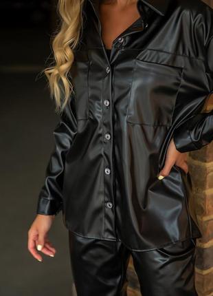 Костюм брючный женский кожаный рубашка чёрный коричневый4 фото