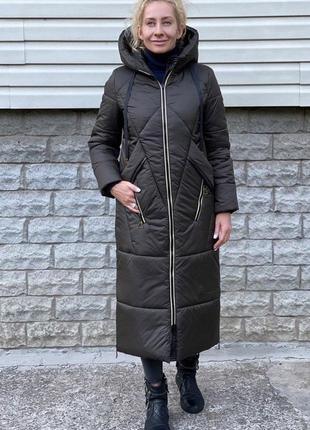 Длинное зимнее стеганое пальто пуховик ниже колена с капюшоном размер 46-581 фото