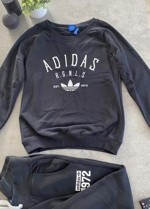 Світшот adidas, розмір xs, оригінал