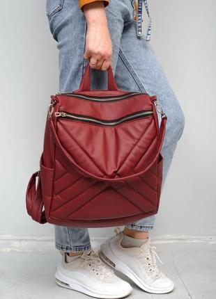 Містка бордова практична жіноча сумка-рюкзак з відділенням під ноутбук5 фото