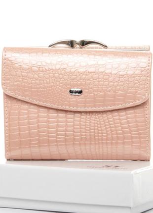 Жіночий маленький рожевий гаманець лаковий під пітона