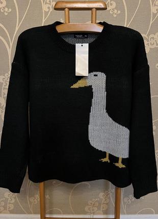 Дуже красивий і стильний брендовий светр-оверсайз