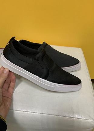 Кеді нові zara