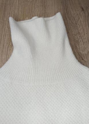 Женский теплый свитер под горло.3 фото