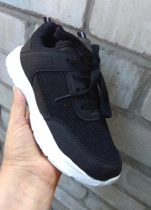 Кросівки f&f