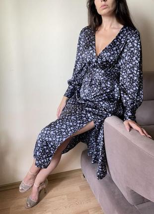 Сукня з глибоким декольте із гудзиками і вирізом на стегні від zara