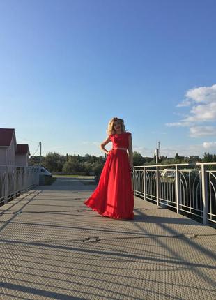 Шикарный красный комплект топ+юбка, выглядит как вечернее платье.2 фото