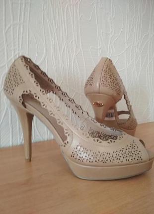 Шикарные брендовые туфли liu-jo