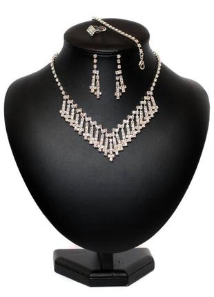 Колье та сережки в наборі. новий