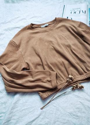 Трикотажний светр в рубчик карамельного кольору