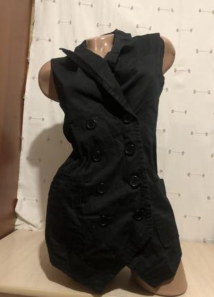 Жилетка приталенная