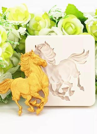 Молд "кінь" - розмір усього молдовського 6,5*7см, якісний силікон