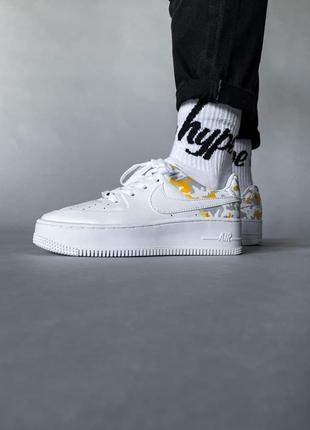 Жіночі кросівки nike air force 1 sage white flowers