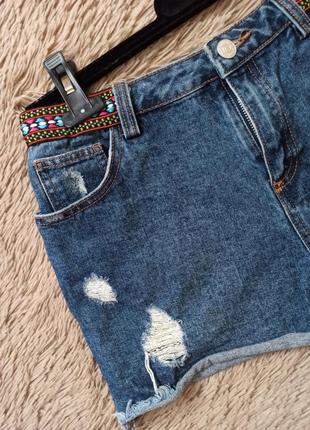Круті короткі джинсові шорти з вишивкою3 фото