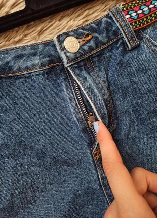 Круті короткі джинсові шорти з вишивкою4 фото