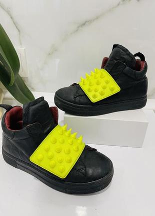 Дуже круті боти на хлопчика