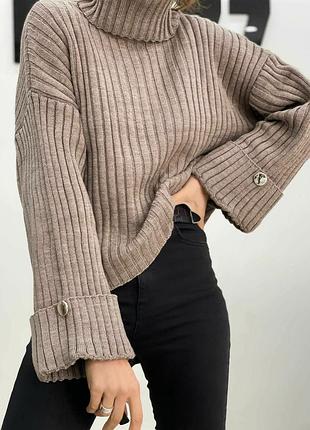 Светр в'язаний