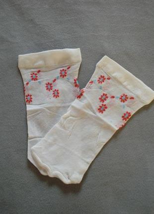 Білі капронові носочки