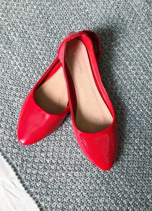 Балетки з перфорацією