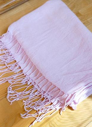Жіночий шарф демісезонний довгий натуральний з бахромою рожевий

/ палантин/ накидка  / розовый шарф /3 фото