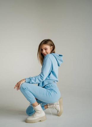 Костюм