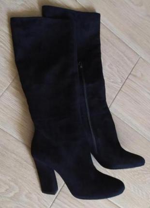 Замшевые сапоги на каблуке  италия carlo pazolini