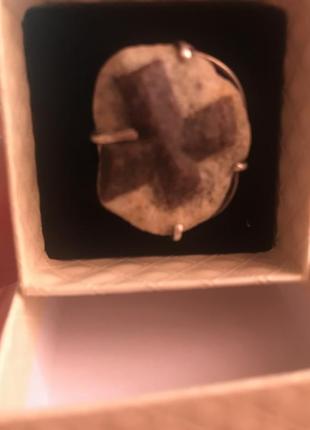 Крупный серебряний перстень с редким камнем ставролит2 фото