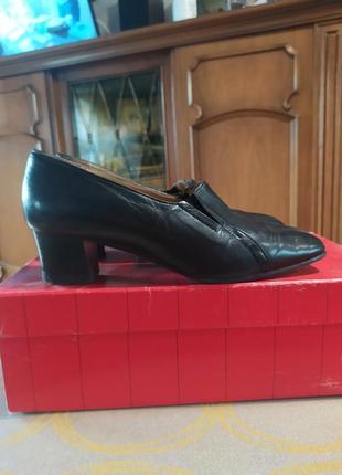 Шкіряні італійські туфельки 35