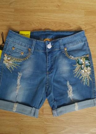 Джинсовые шорты со стразами,камнями,вышивкой.качество дорогая турция.размер 27,28