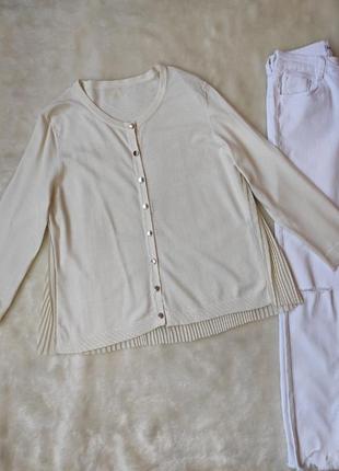 Білий кремовий светр, кофта з гудзиками кардиган плісе складками на спині джемпер3 фото
