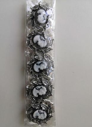 Набор серебристых пуговиц застежек брошек черных для декора 10 шт5 фото