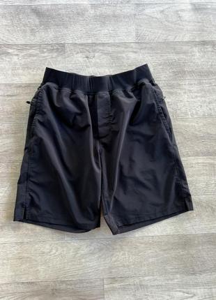 Чёрные шорты оригинал m размер до колен
