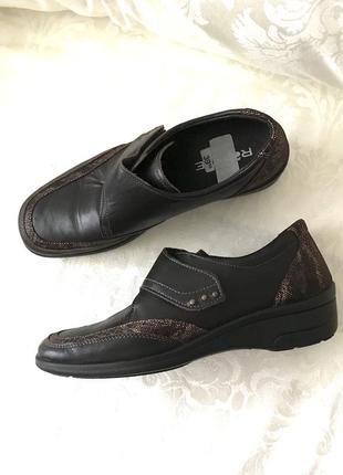 Кожаные туфли мокасины