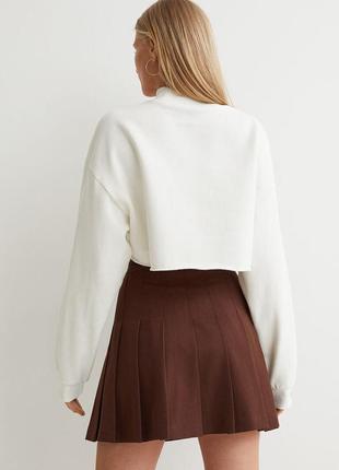 Укороченный свитшот h&m с бабочкой s/m9 фото