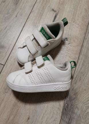 Adidas осенние весенние детские кроссовки кроссовочки 24 см