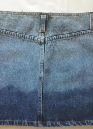 Супер модная джинсовая юбка с вышивкой спереди бренда indigo denim2 фото
