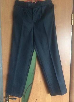 Шкільні брюки на підлітка